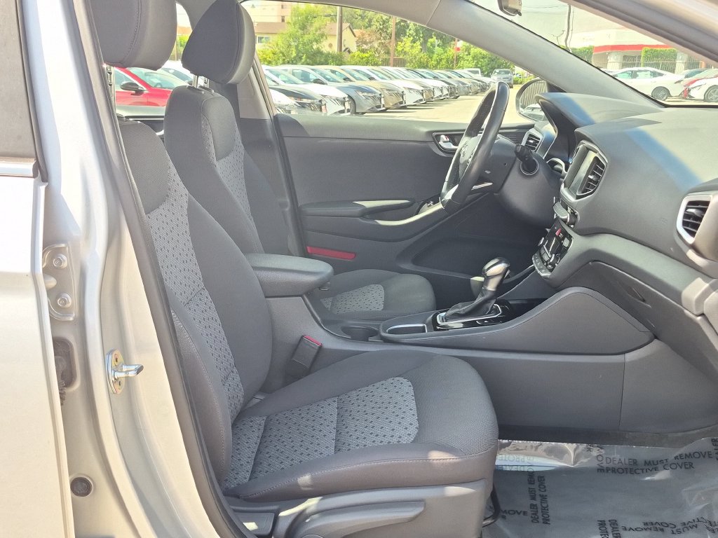 Used 2017 Hyundai Ioniq SEL FWD image 31