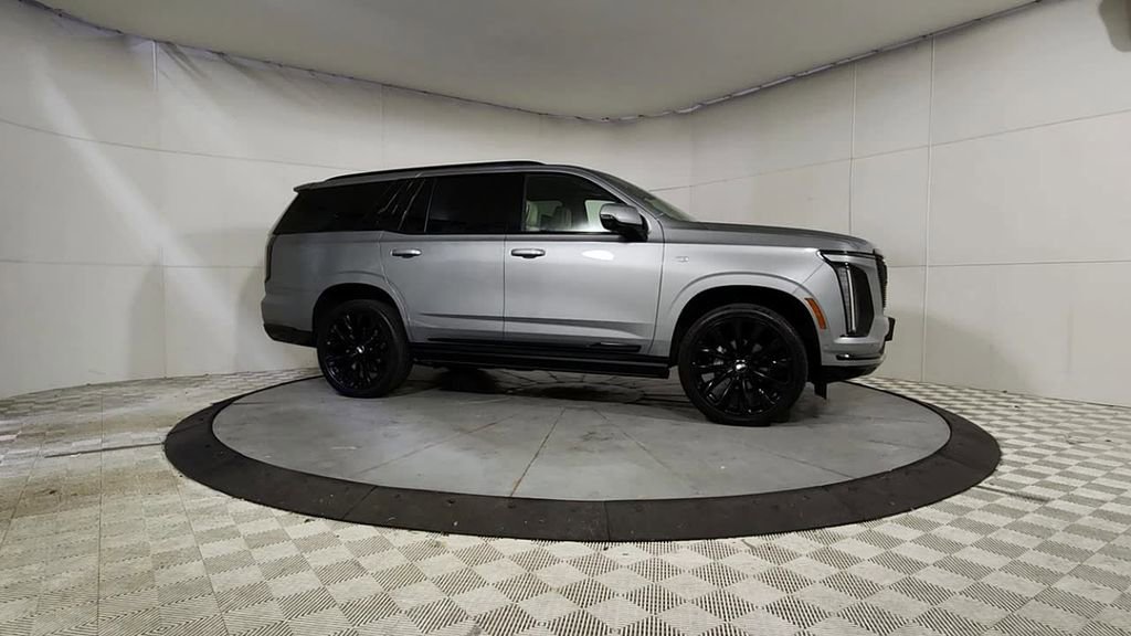 Used 2025 Cadillac Escalade Sport Platinum w/ LPO, ONYX Package AWD/4WD image 8