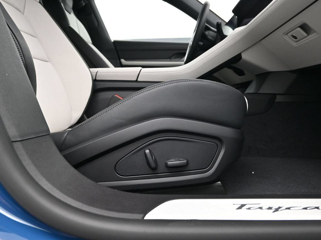 New 2026 Porsche Taycan 4S AWD/4WD image 15