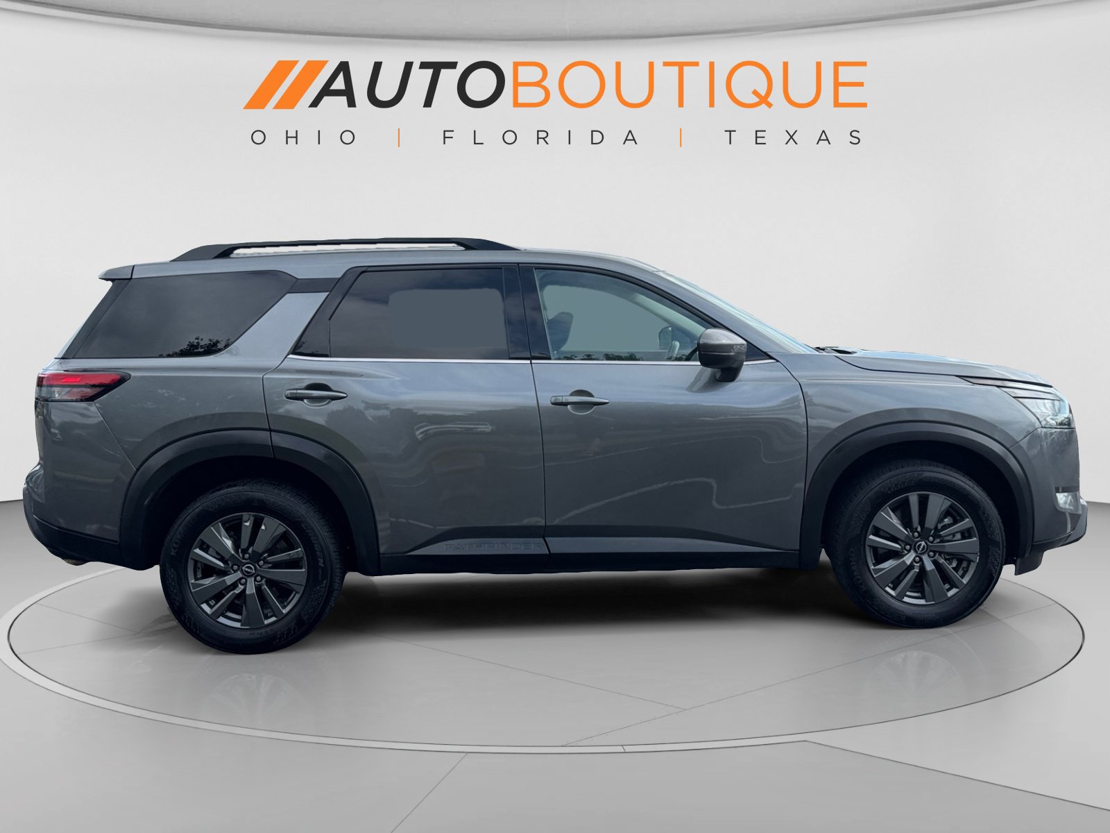 Used 2024 Nissan Pathfinder SV FWD image 6
