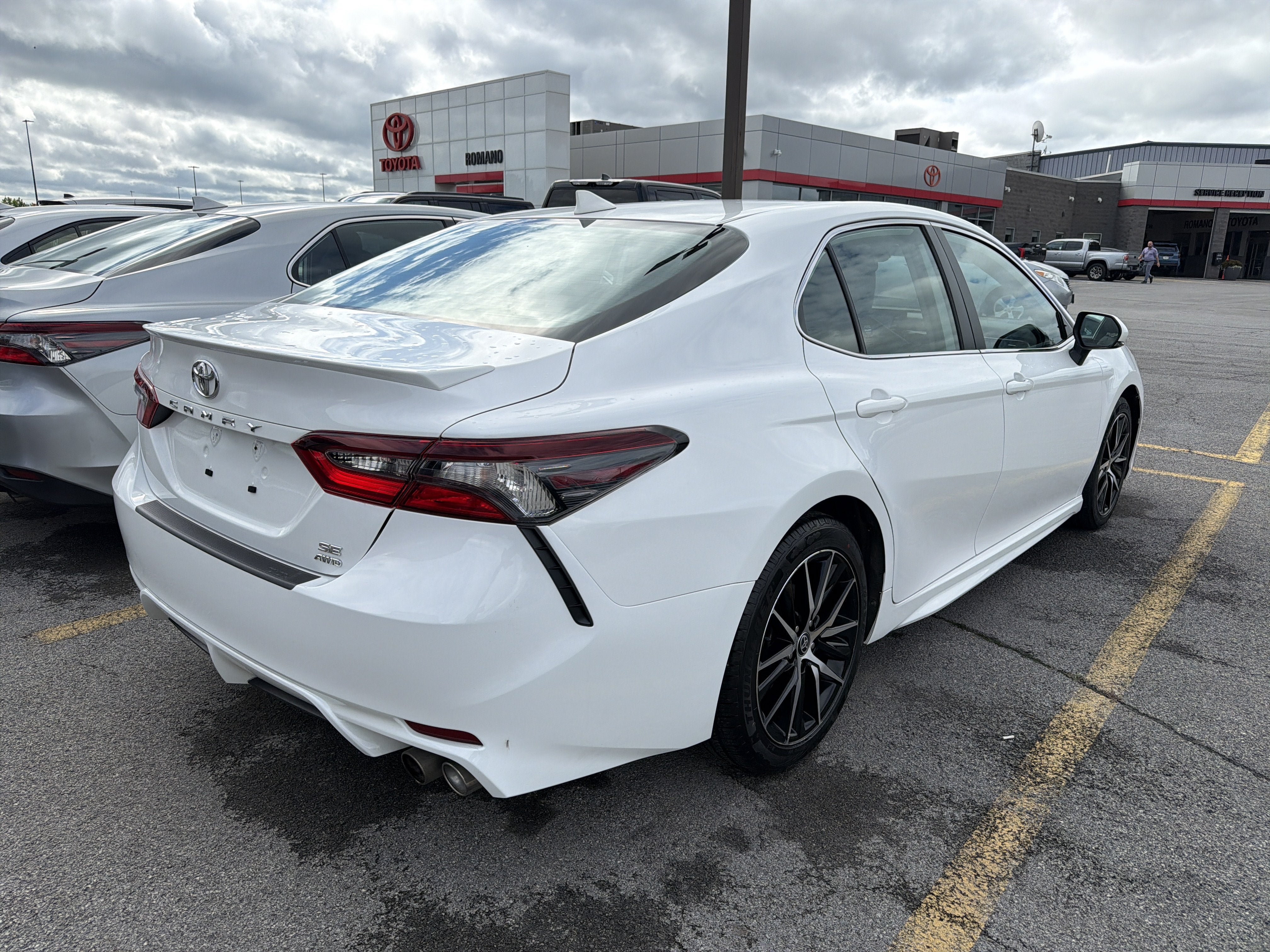 Used 2023 Toyota Camry SE w/ Cold Weather Package AWD/4WD image 6