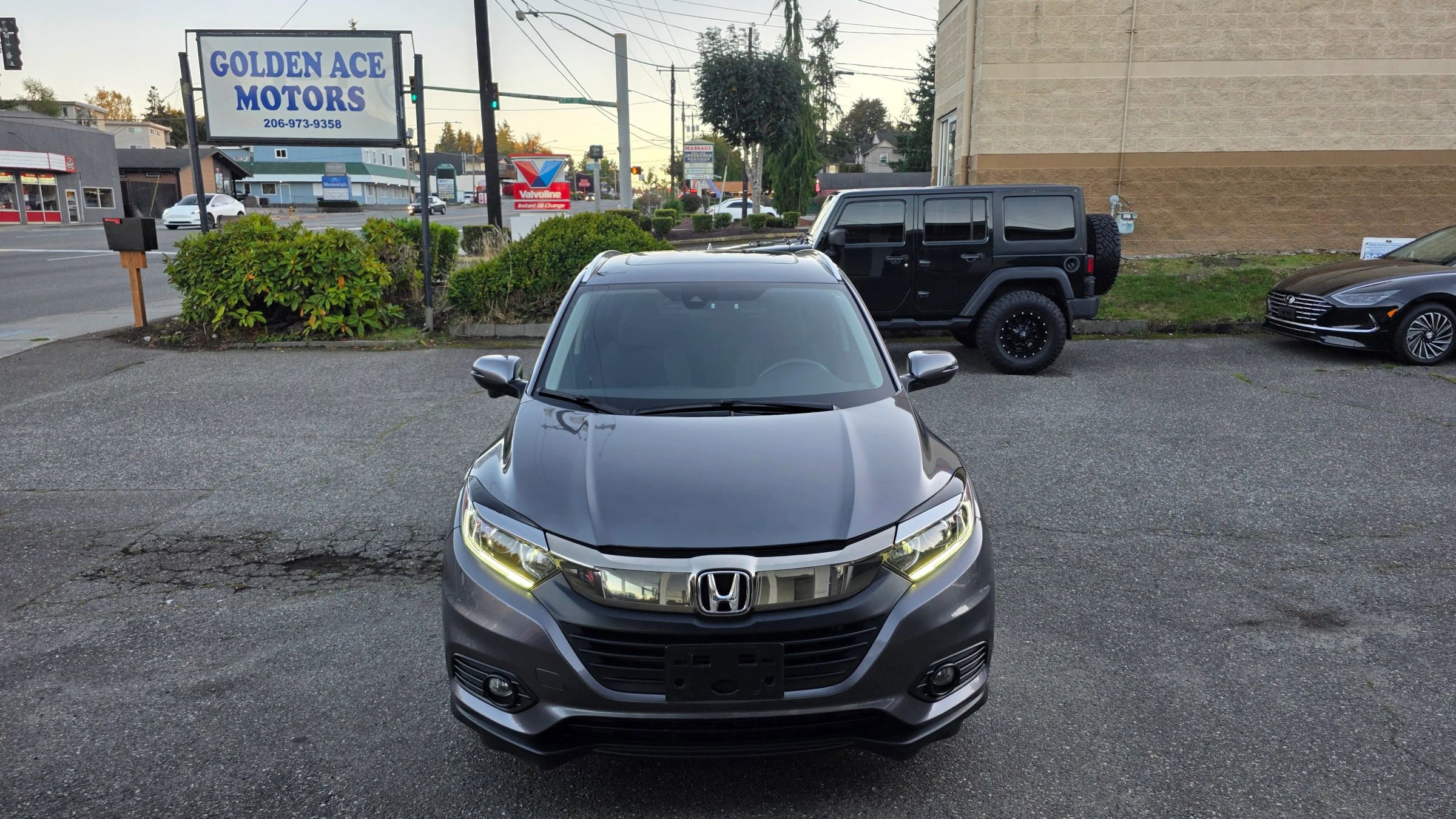 Used 2022 Honda HR-V EX image 2