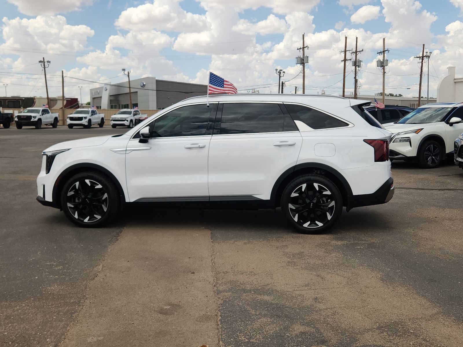 Used 2024 Kia Sorento EX w/ Panoramic Sunroof Package FWD image 2