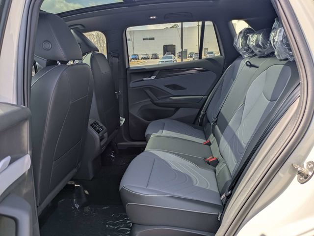 New 2026 Volkswagen Tiguan SE R-Line FWD image 15