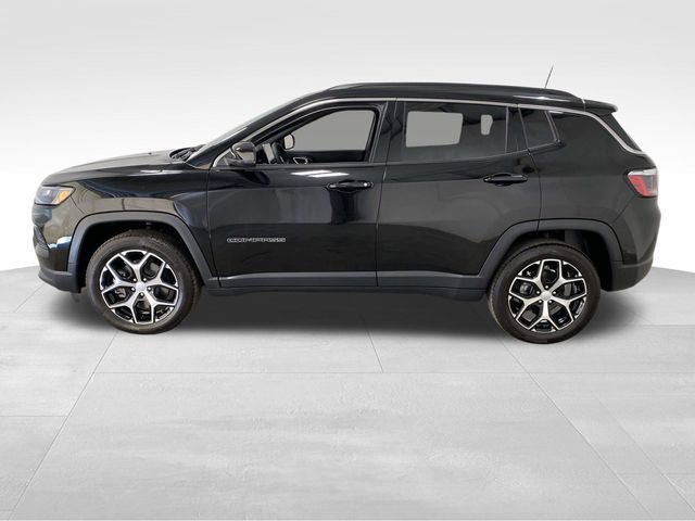 Used 2024 Jeep Compass Limited image 2