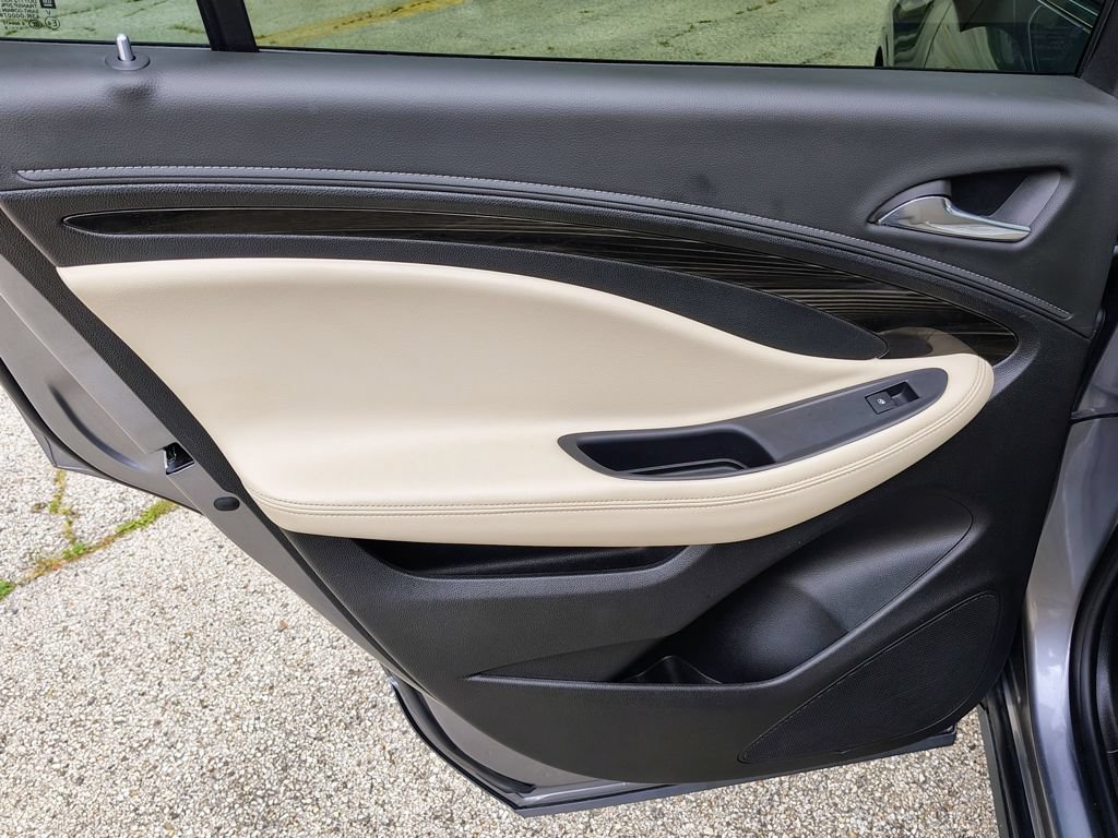 Used 2020 Buick Envision Preferred FWD image 28