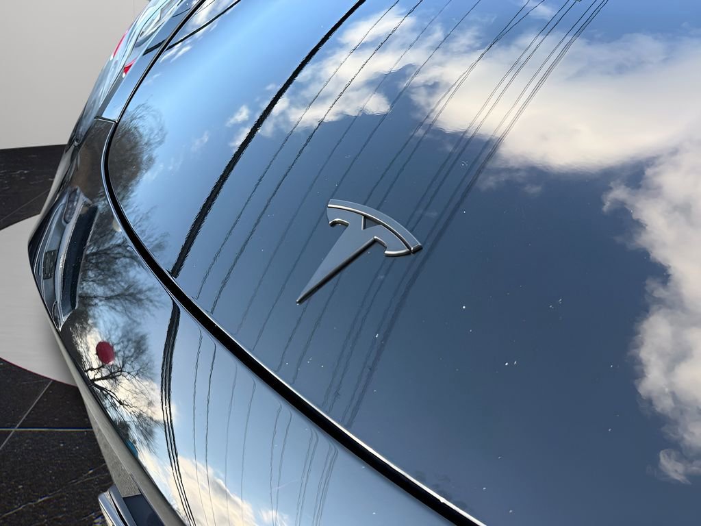 Used 2023 Tesla Model Y Long Range image 9