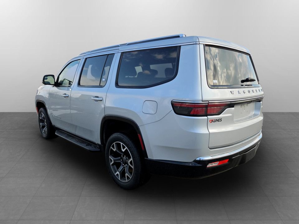 Used 2024 Jeep Wagoneer Series III w/ Flexible Seating Group image 9