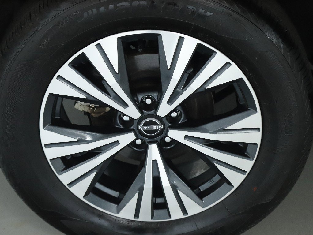 Certified 2023 Nissan Rogue SV image 12