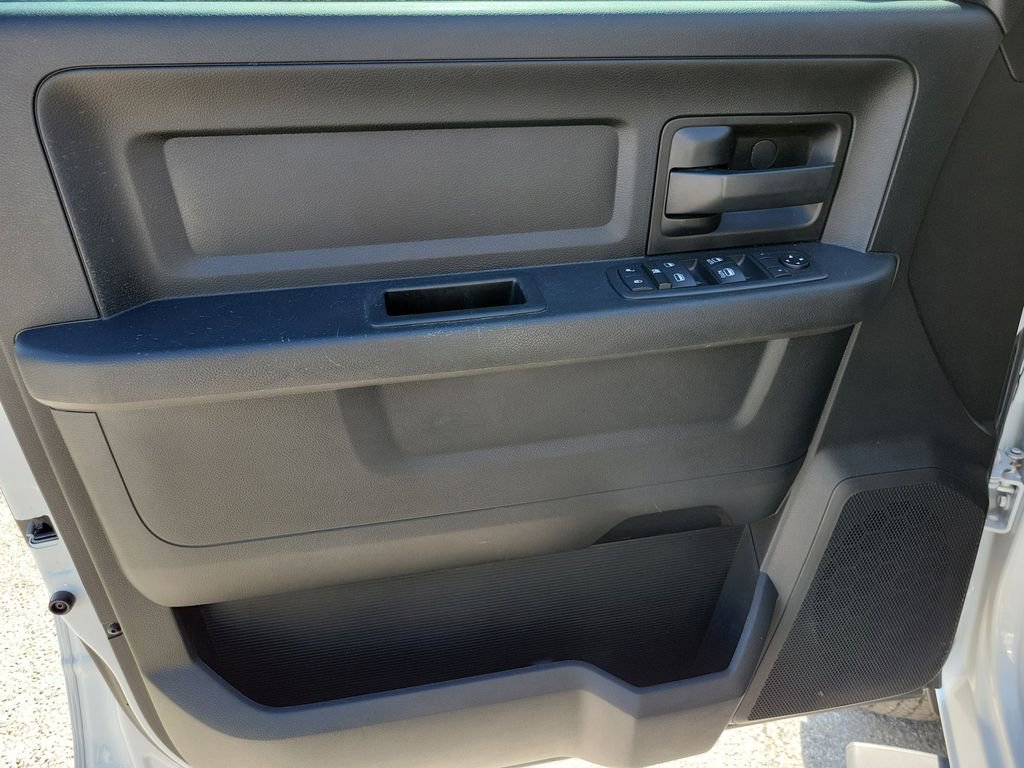 Used 2020 RAM 3500 Tradesman w/ Chrome Appearance Group image 17