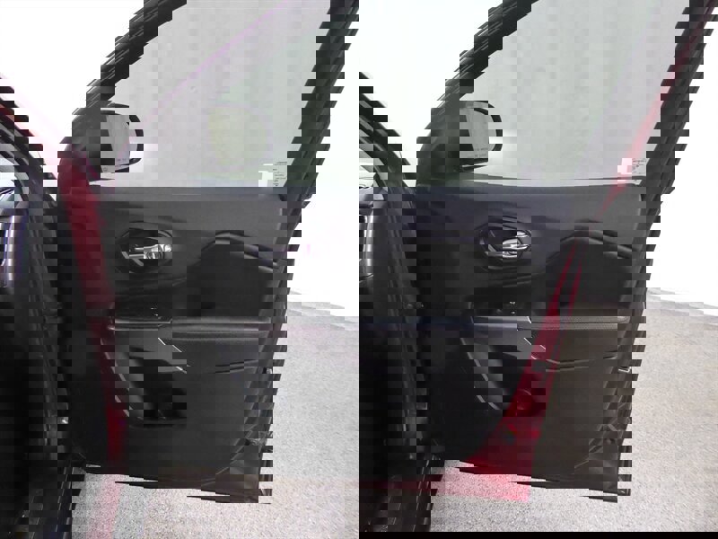 Used 2019 Jeep Cherokee Limited w/ Luxury Group image 25