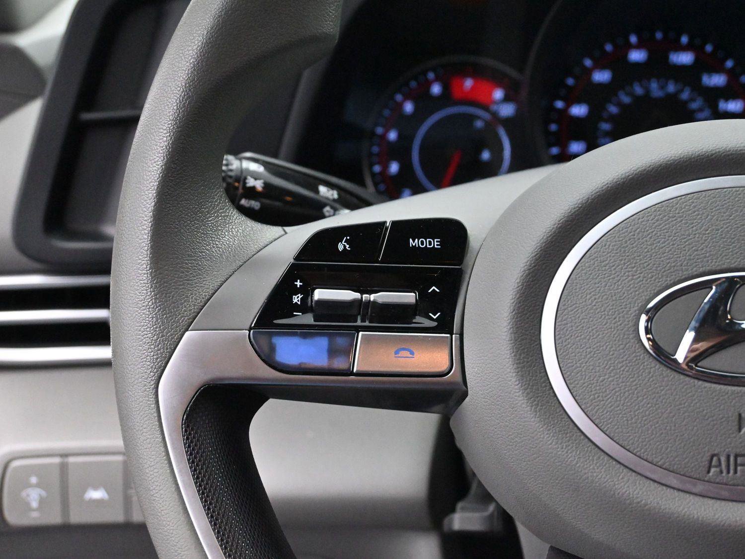 Used 2023 Hyundai Elantra SEL image 16