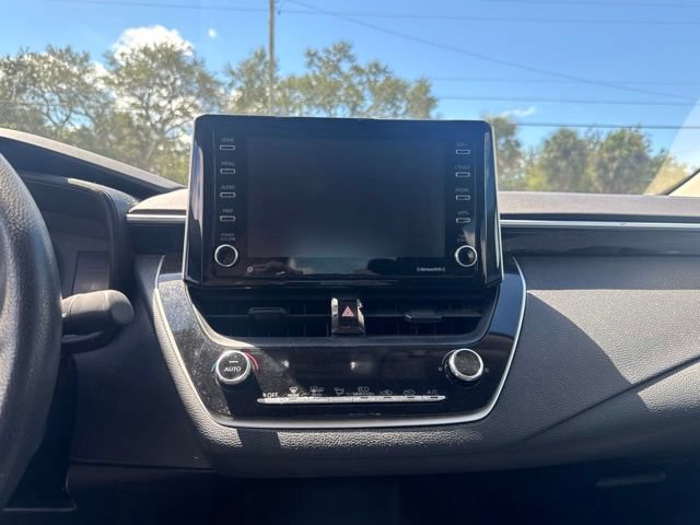 Used 2021 Toyota Corolla LE FWD image 17