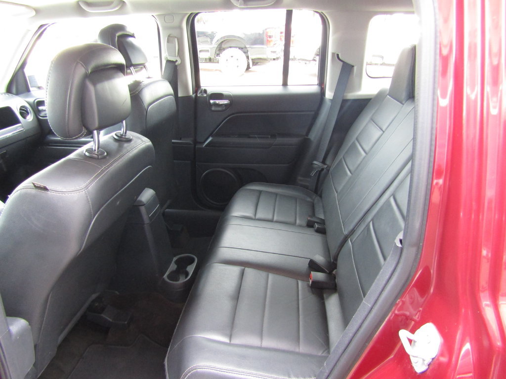 Used 2015 Jeep Patriot High Altitude AWD/4WD image 29