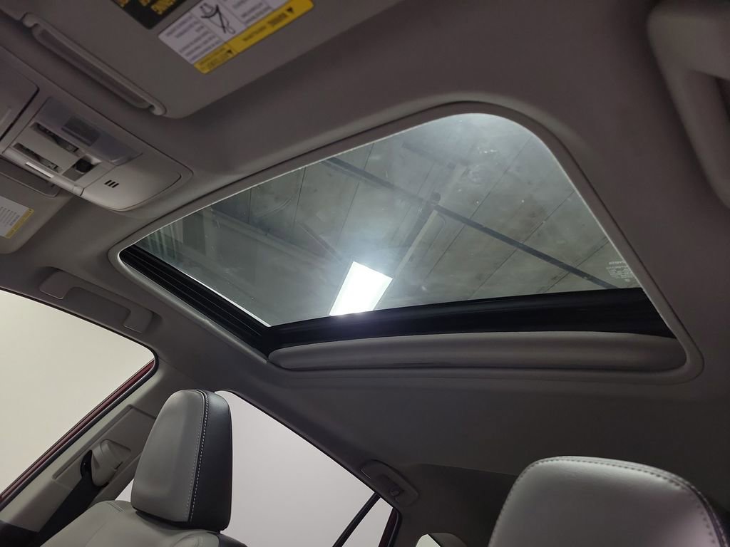 Used 2018 Toyota RAV4 Limited image 14