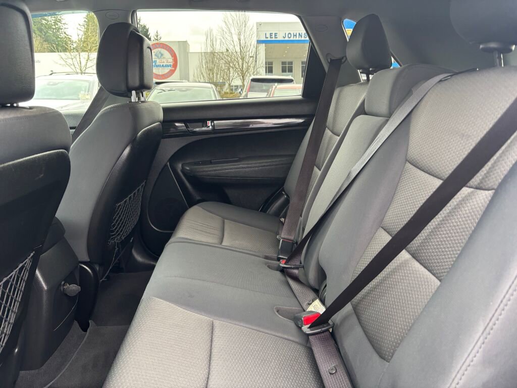 Used 2013 Kia Sorento LX w/ Convenience Pkg image 13