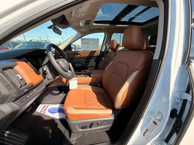 New 2026 Nissan Pathfinder Platinum w/ Cargo Package image 12