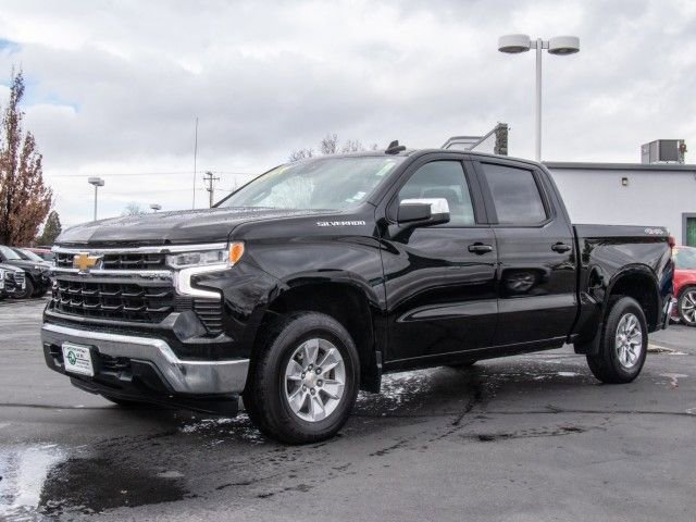 Used 2025 Chevrolet Silverado 1500 LT image 3