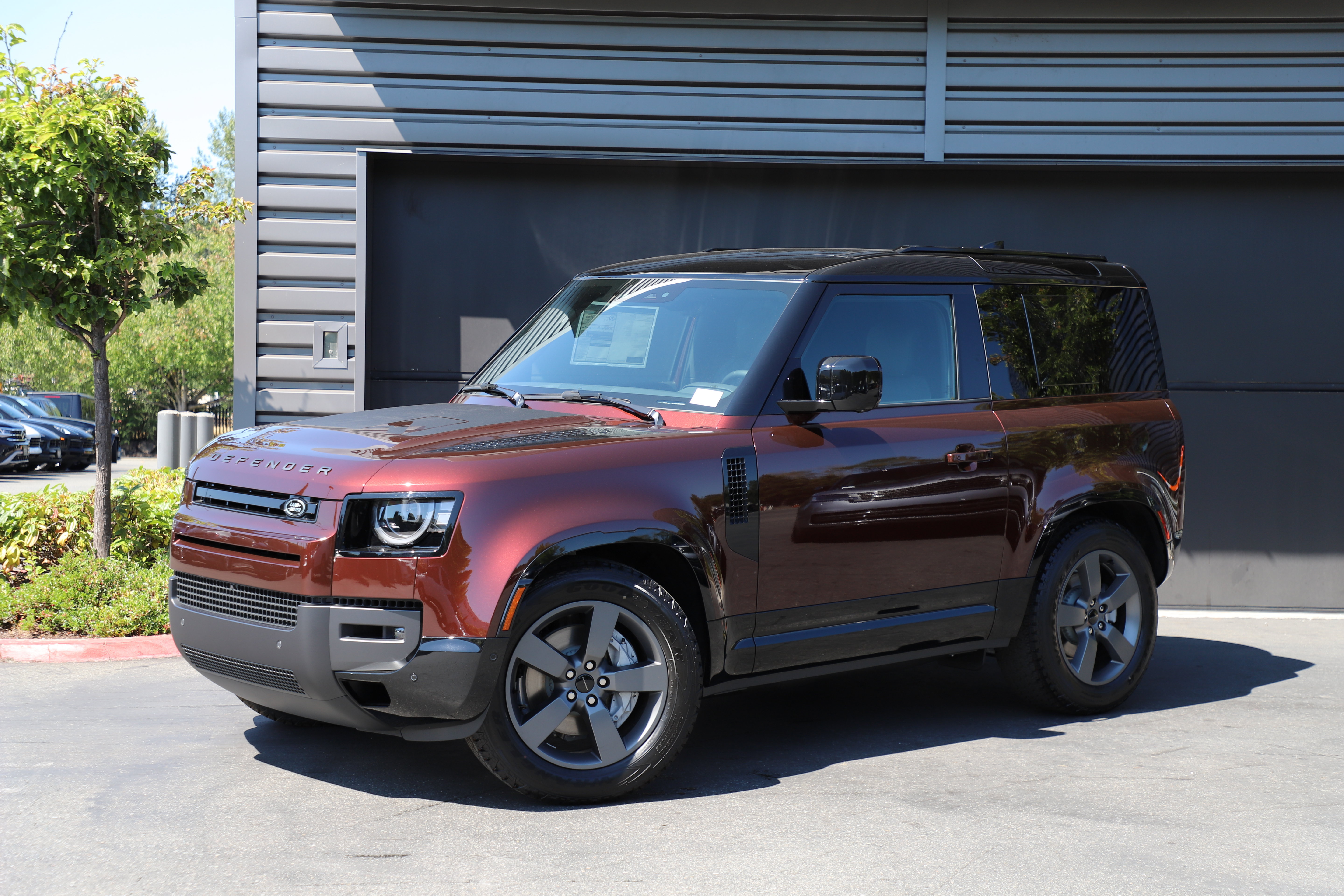 New 2026 Land Rover Defender 90 X-Dynamic SE AWD/4WD image 1