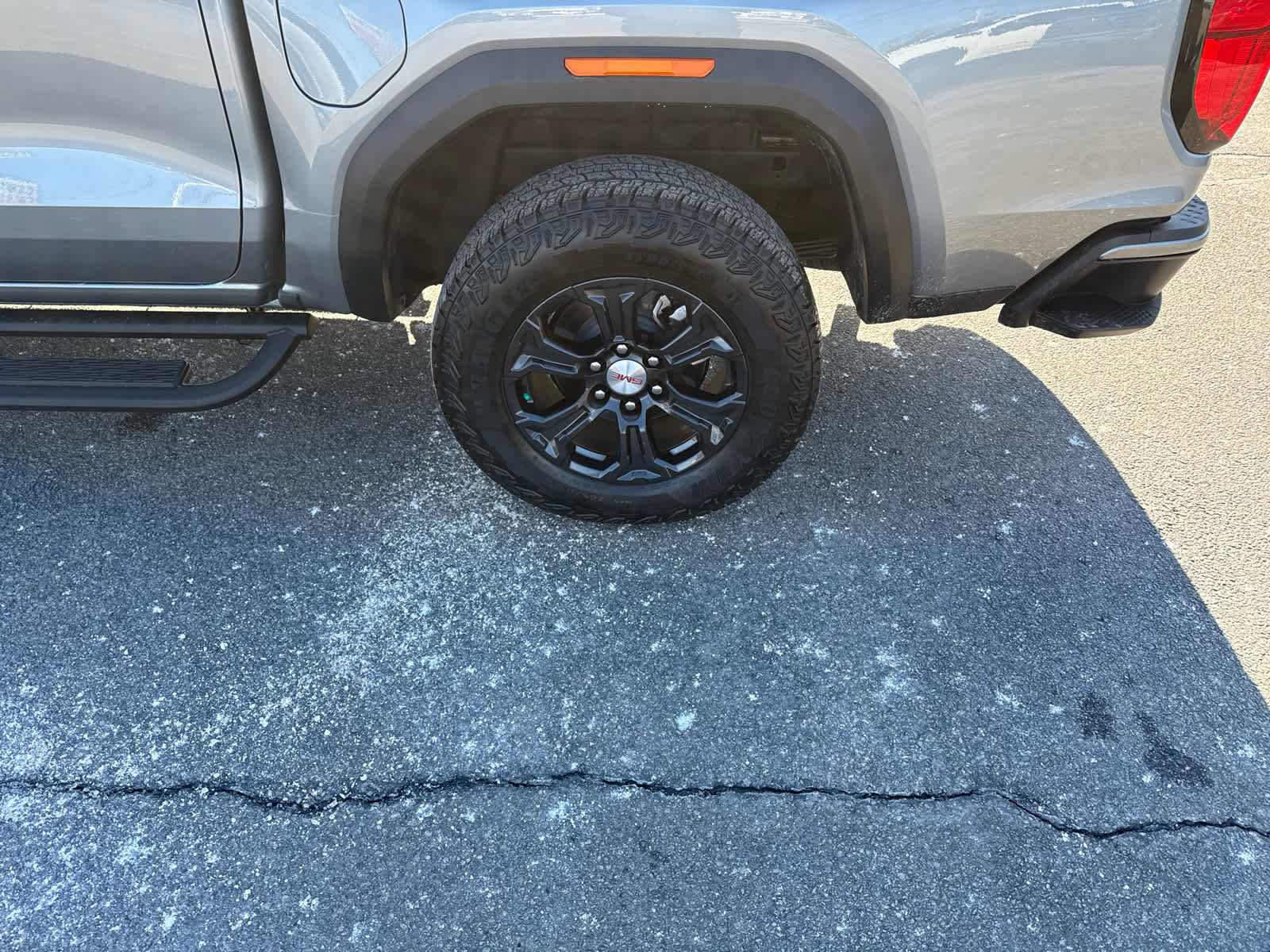 Used 2024 GMC Canyon Elevation w/ Elevation Premium Package image 9