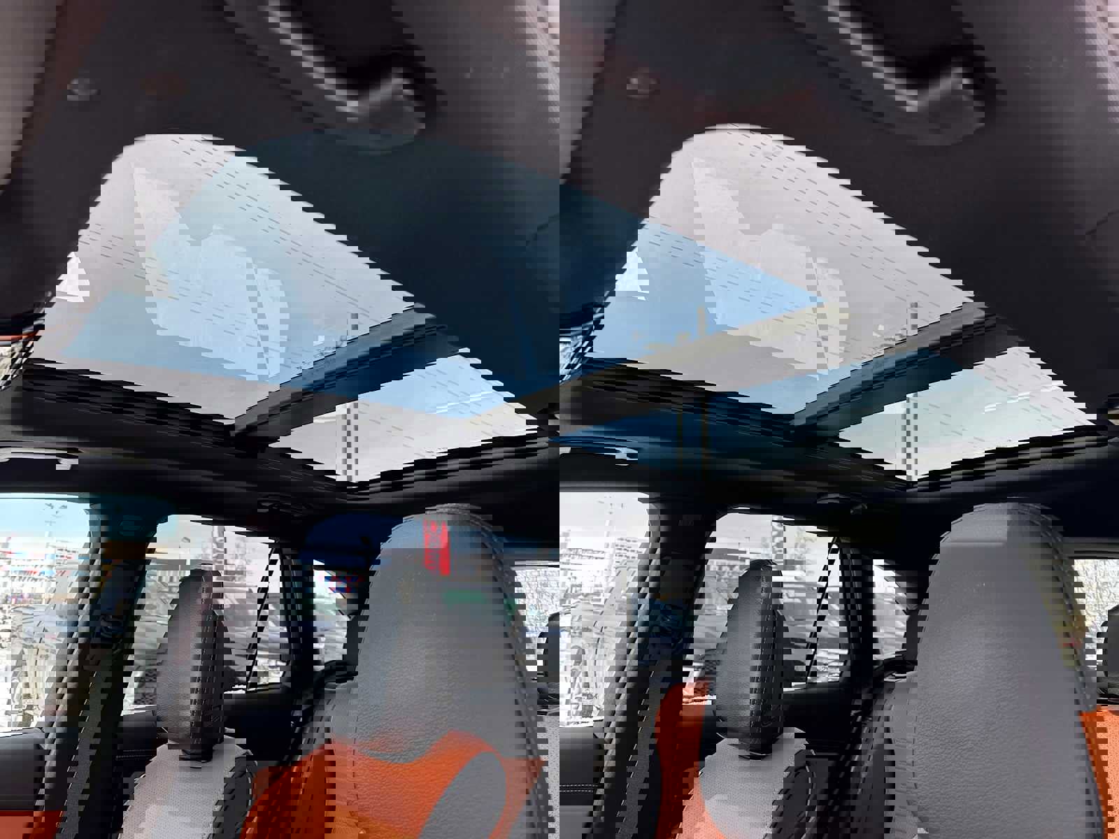 Used 2024 Mercedes-Benz GLC 300 4MATIC image 22