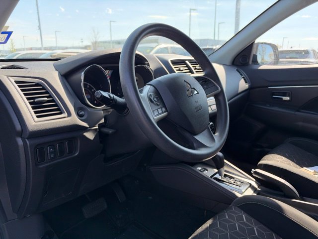 Used 2025 Mitsubishi Outlander Sport ES AWD/4WD image 9