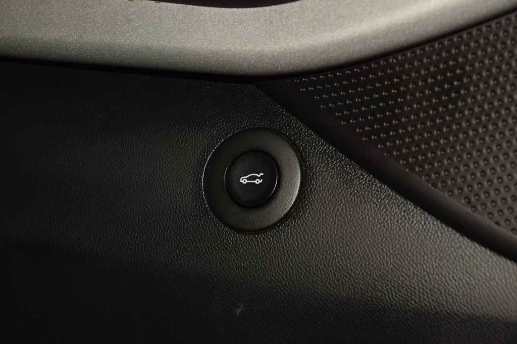 Used 2021 Chevrolet Camaro SS RWD image 48