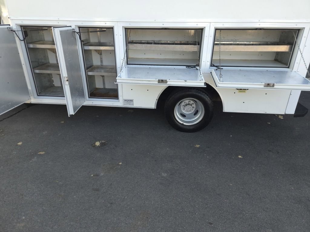 Used 2013 Ford E-350 and Econoline 350 Super Duty w/ PWR Locks & Windows Group RWD image 4