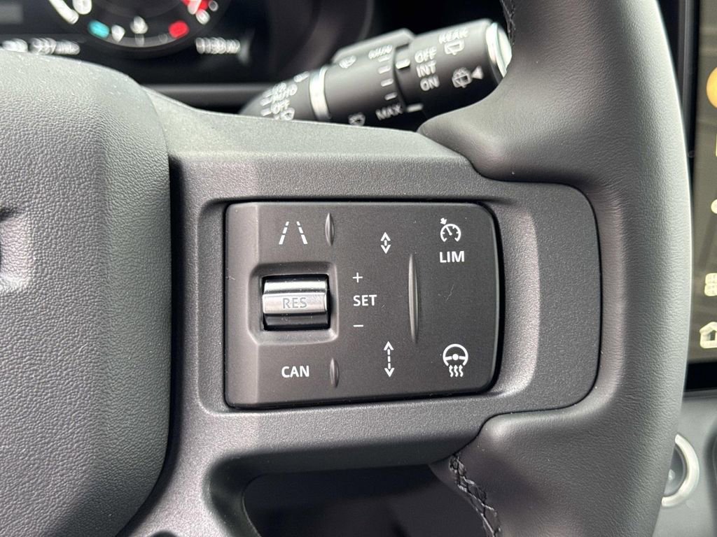 New 2026 Land Rover Defender 130 X-Dynamic SE image 29