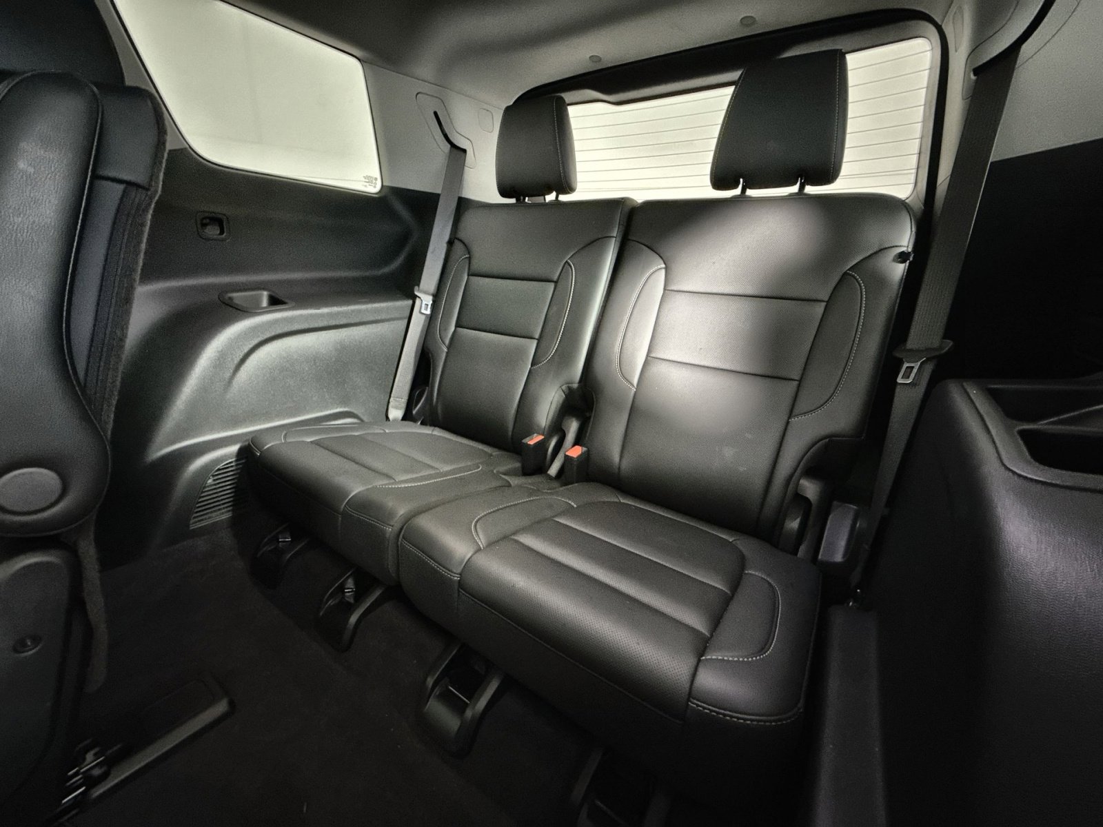 Used 2023 GMC Acadia SLT w/ Preferred Package image 24