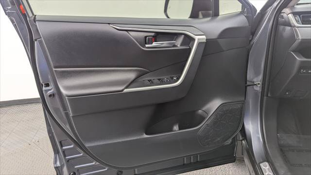Used 2022 Toyota RAV4 XLE Premium AWD/4WD image 13