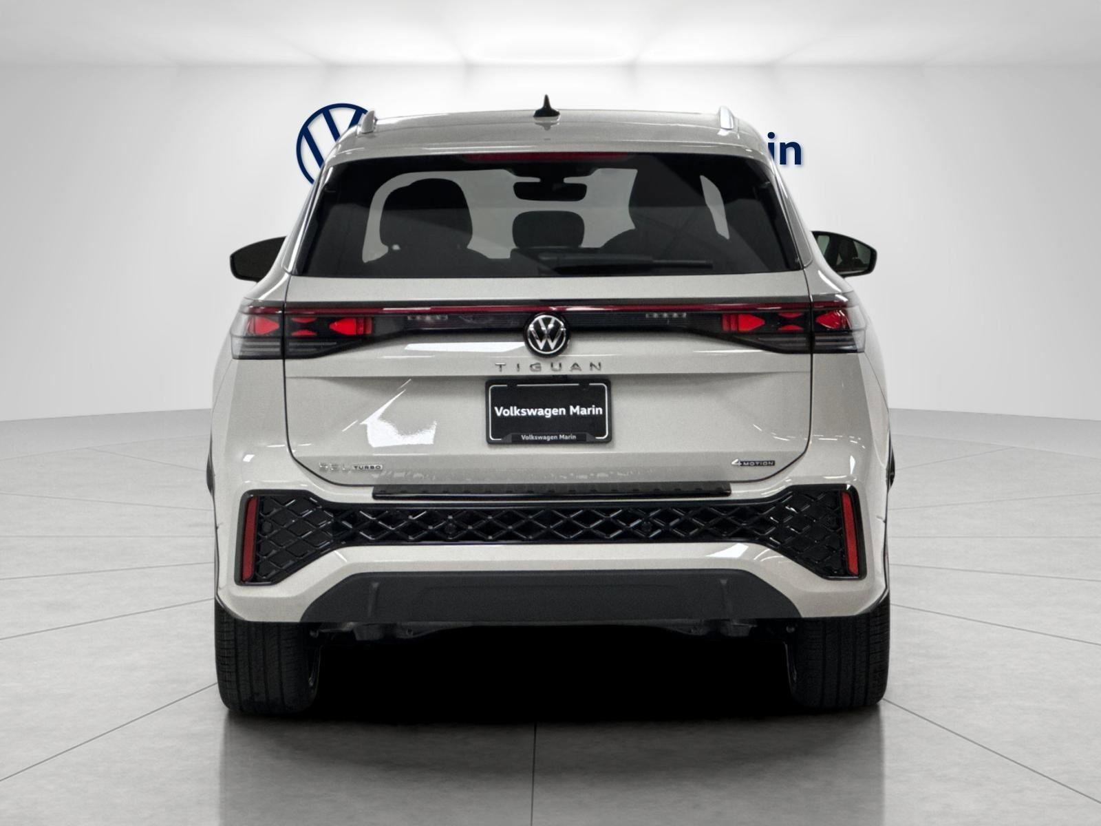 New 2026 Volkswagen Tiguan SEL R-Line AWD/4WD image 4