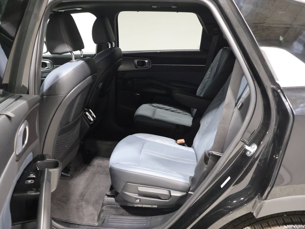Used 2025 Kia Sorento SX Prestige AWD/4WD image 16