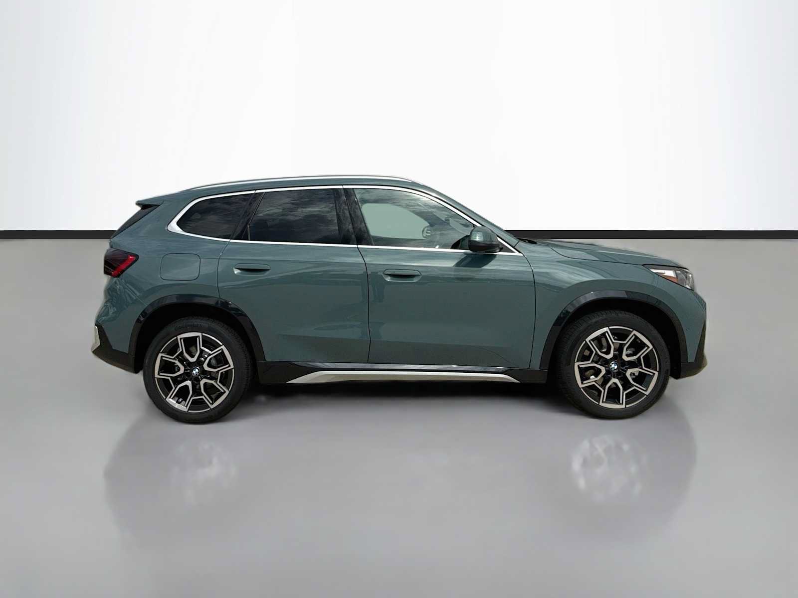 New 2027 BMW X1 xDrive28i AWD/4WD image 7