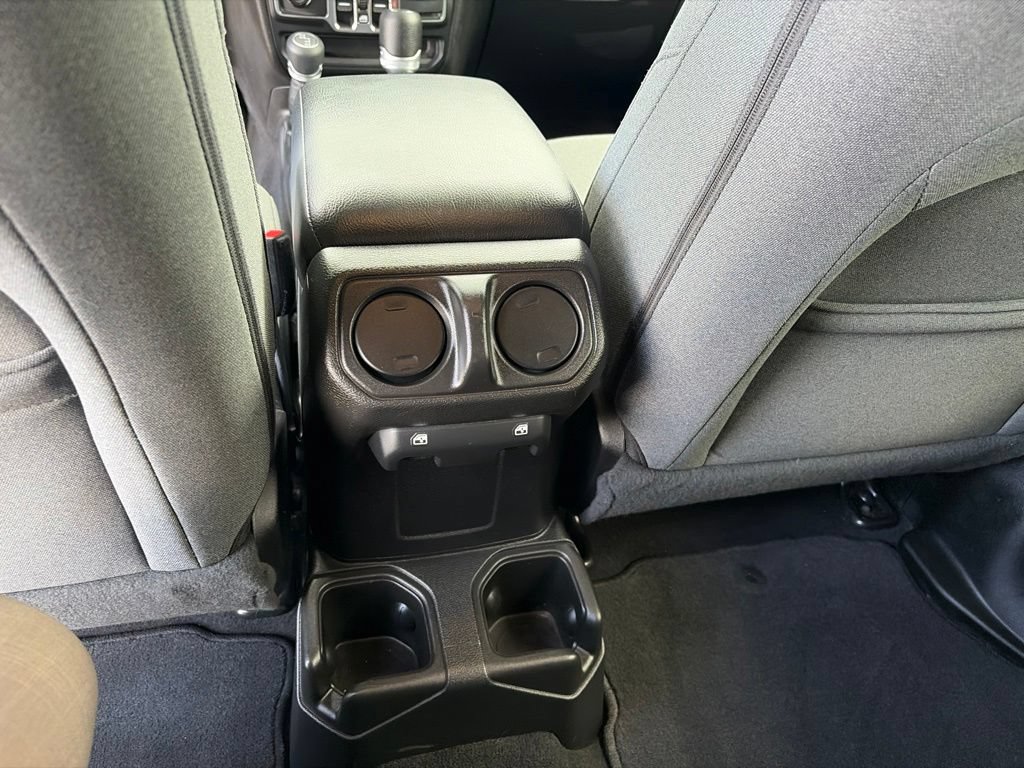 Used 2025 Jeep Wrangler Unlimited Sport AWD/4WD image 16
