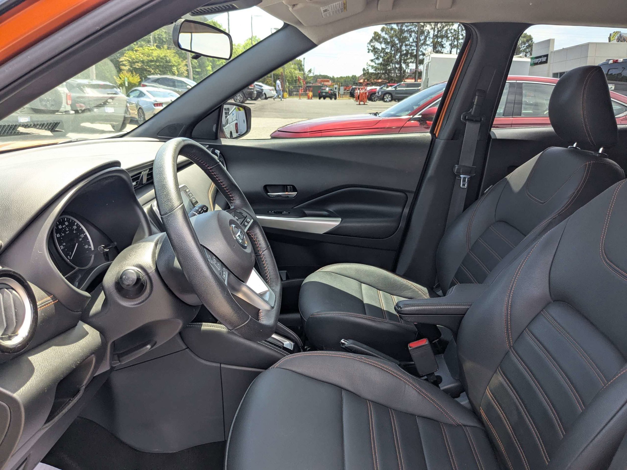 Used 2020 Nissan Kicks SR w/ SR Premium Package FWD image 18