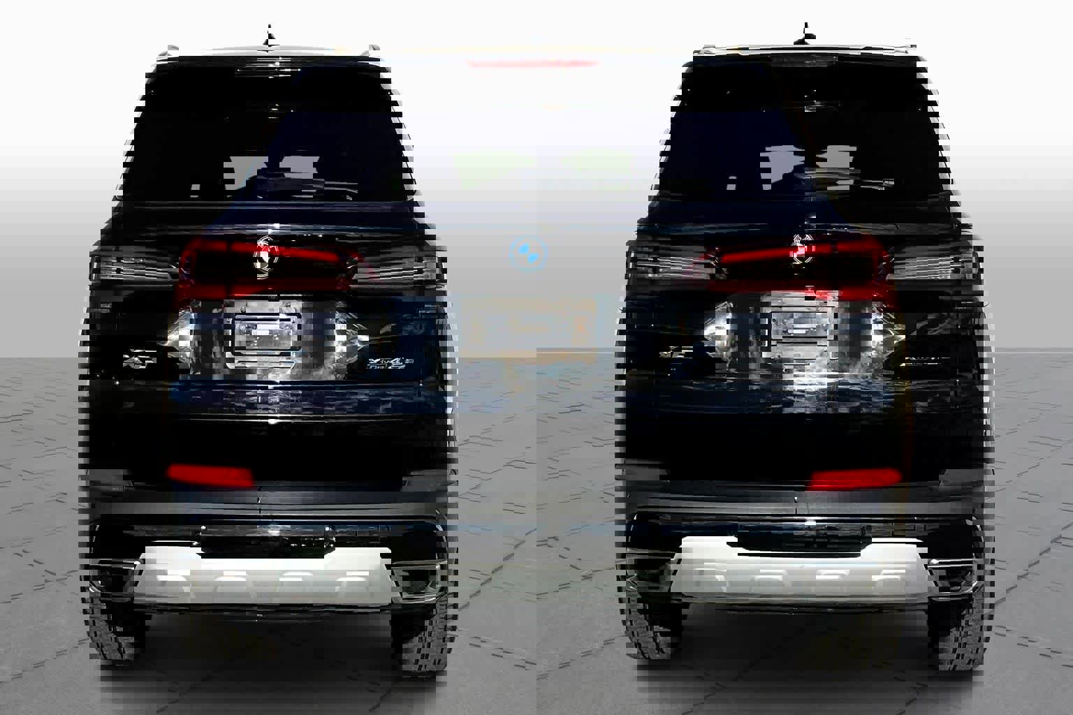 Used 2023 BMW X5 xDrive45e image 4