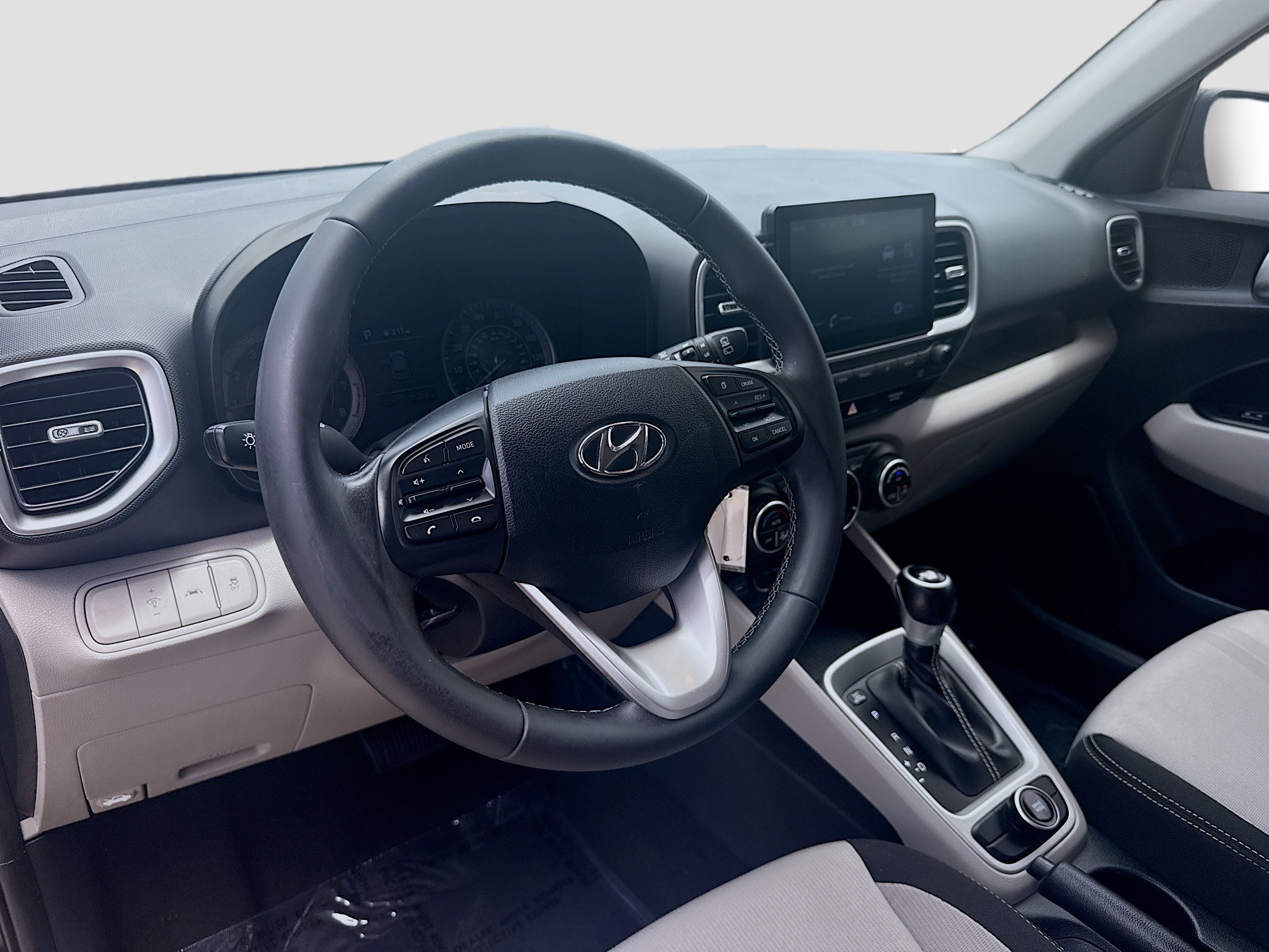 Used 2022 Hyundai Venue SEL FWD image 7