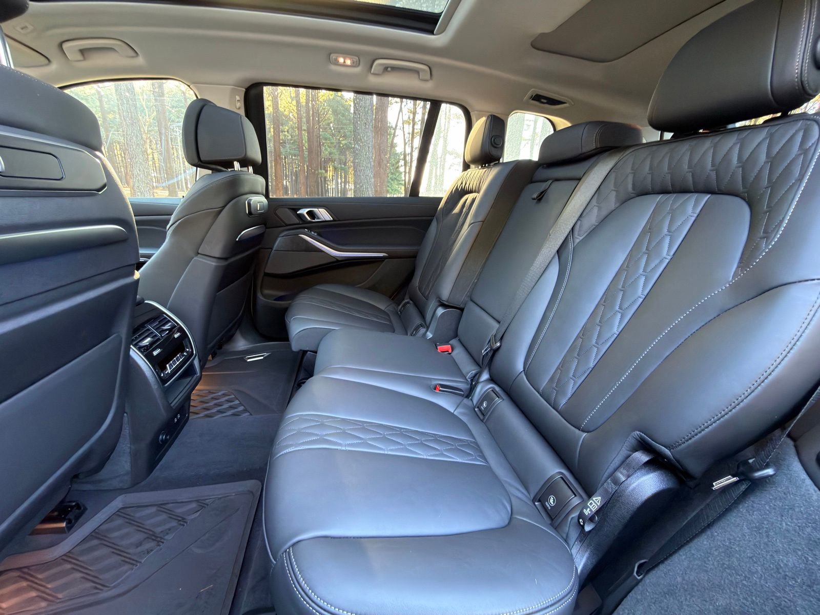 Certified 2024 BMW X7 xDrive40i w/ Executive Package image 14