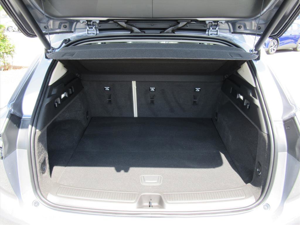 Used 2022 Buick Envision Avenir w/ Technology Package II image 34