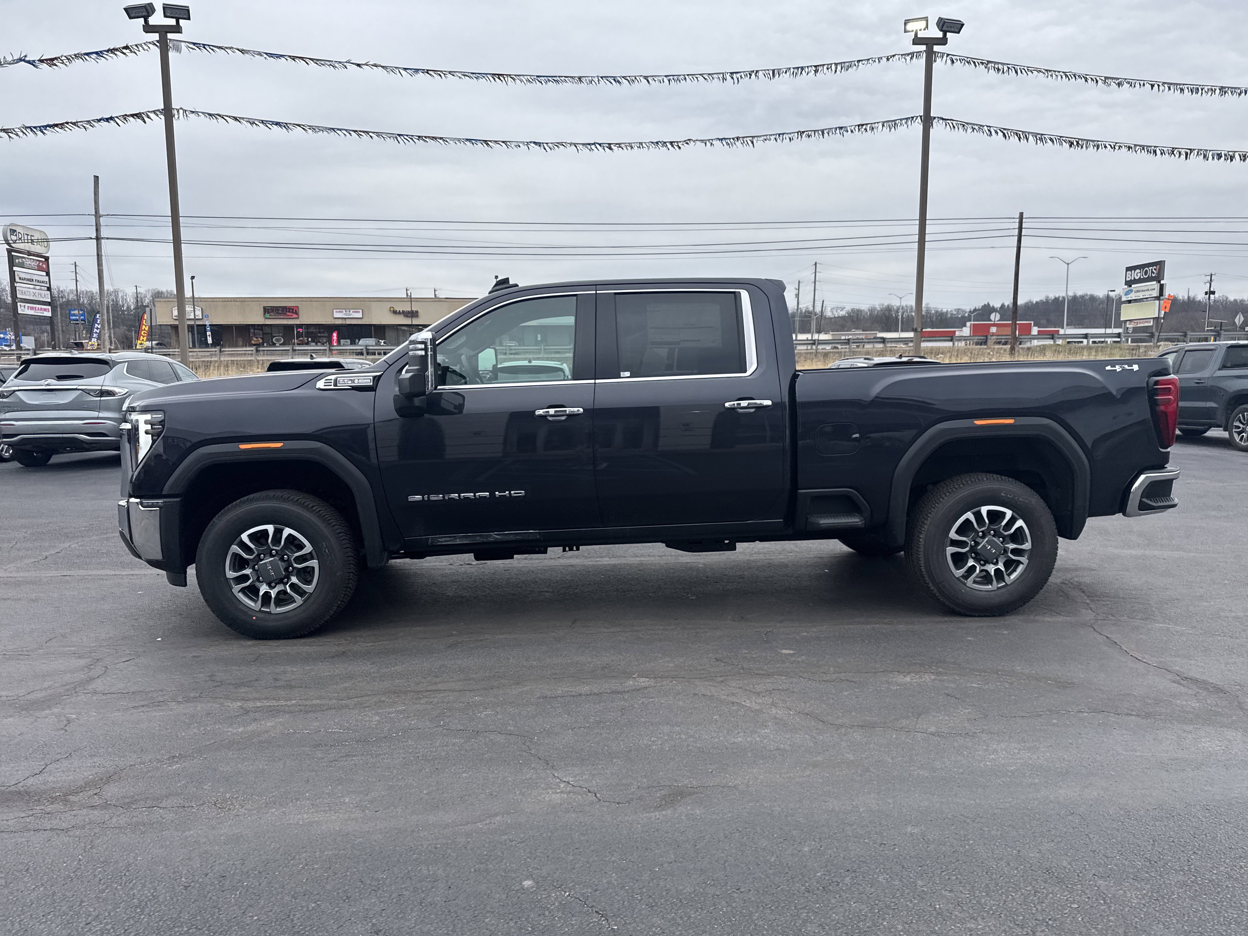 New 2026 GMC Sierra 2500 SLT image 9