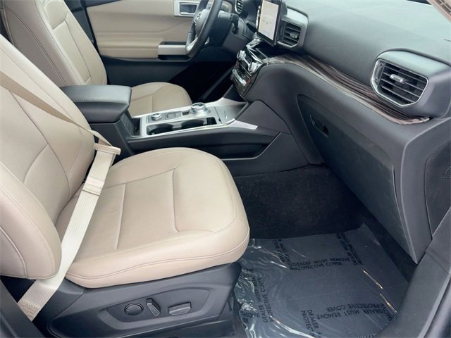 Used 2023 Ford Explorer Limited image 32