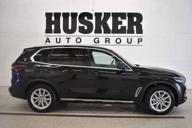 Used 2023 BMW X5 xDrive40i w/ Premium Package AWD/4WD image 2