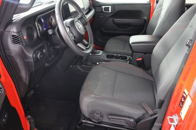 Used 2025 Jeep Wrangler Unlimited Rubicon w/ Convenience Group image 19