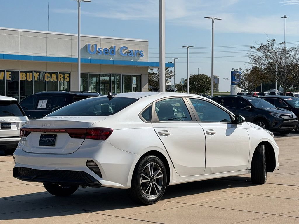 Used 2024 Kia Forte LXS FWD image 4