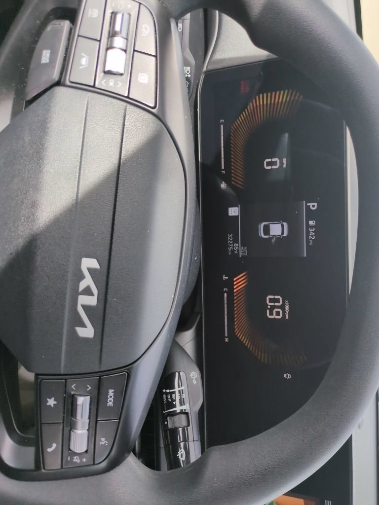 Used 2025 Kia K4 FWD image 9