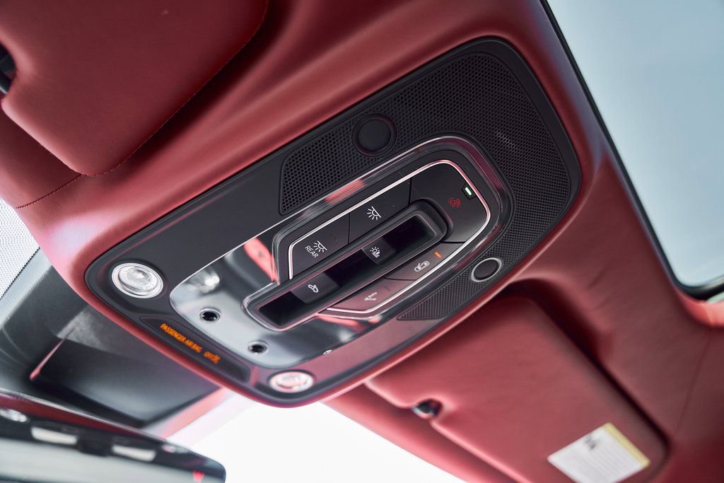 Used 2024 Lamborghini Urus S image 96