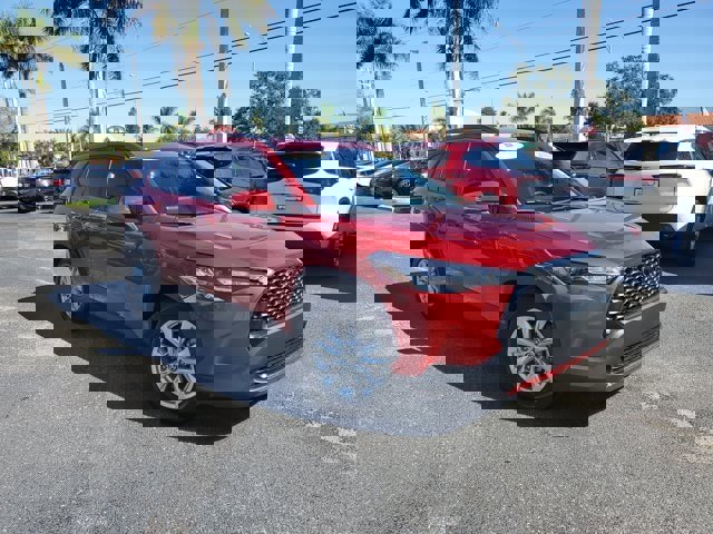 Used 2023 Toyota Corolla Cross LE image 1