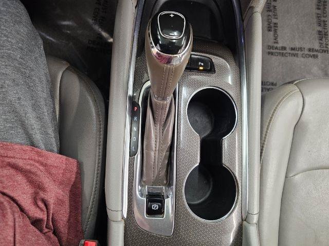 Used 2017 Chevrolet Malibu Hybrid w/ Leather Package FWD image 19