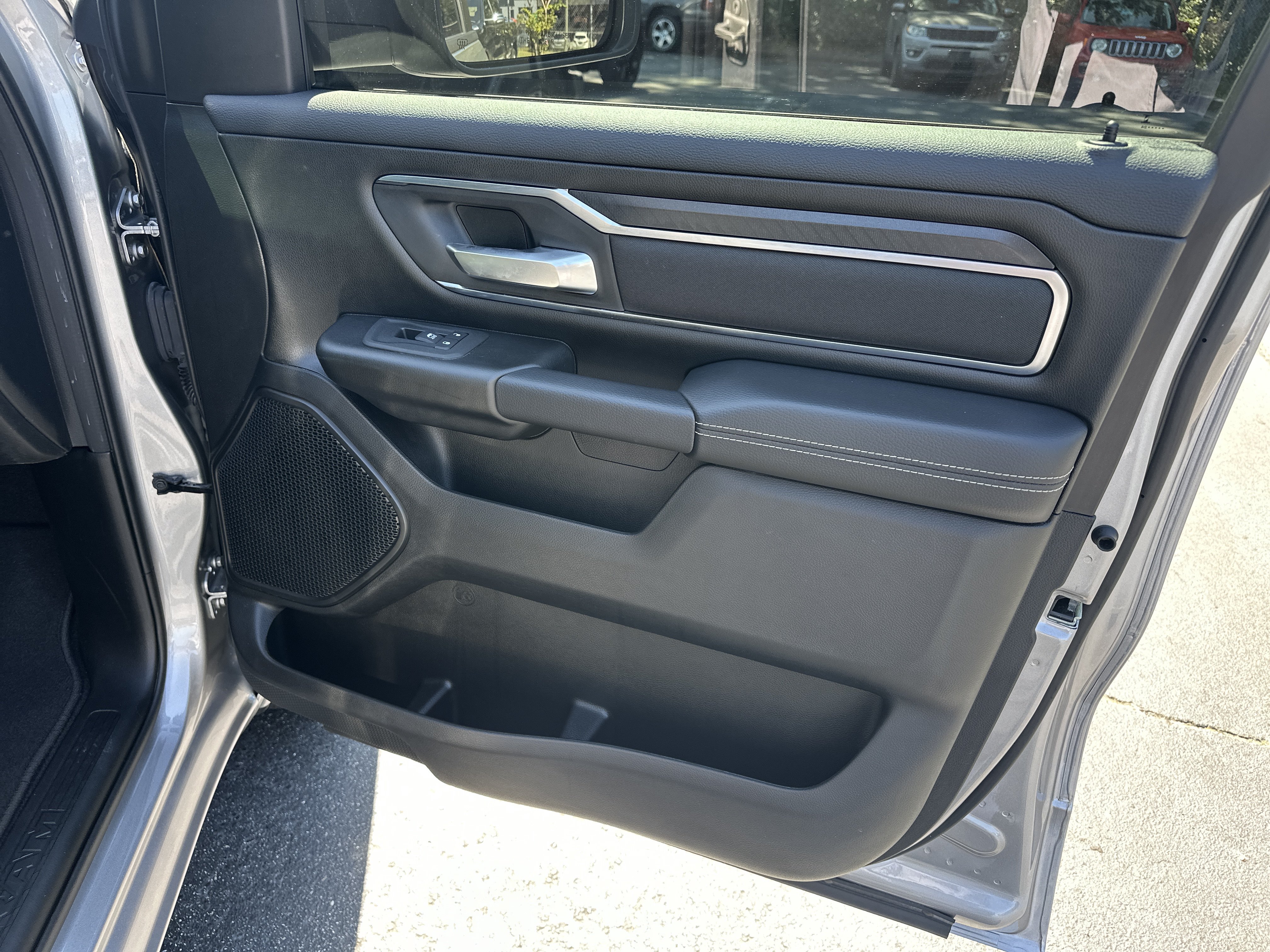 Used 2025 RAM 1500 Big Horn AWD/4WD image 18